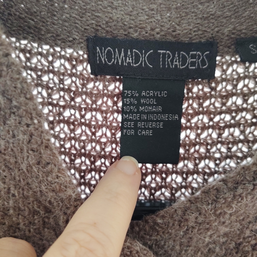 Nomadic Traders - image 4